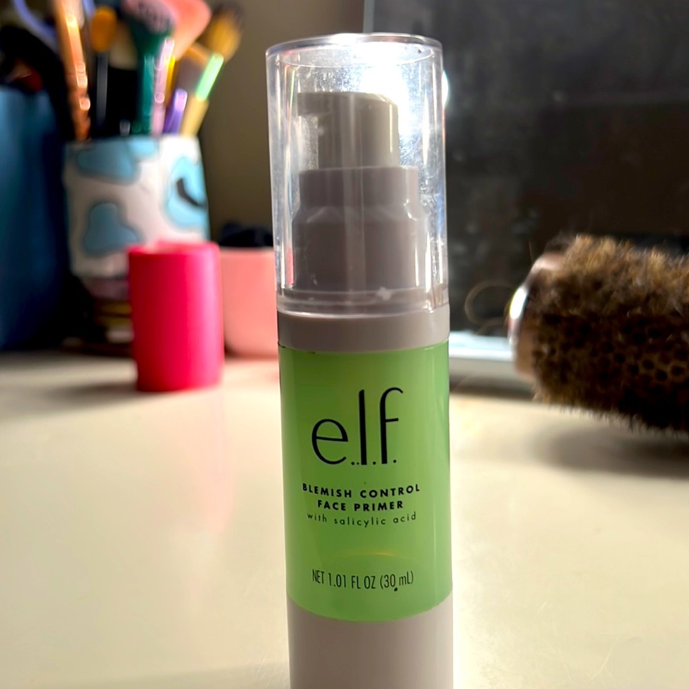 Keeps my makeup in place all day and help me cover my acne